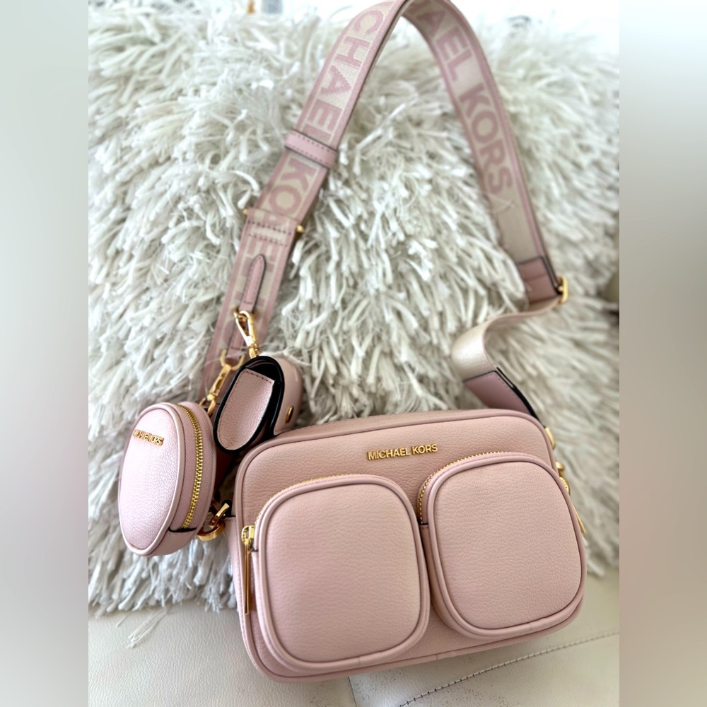 Michael Kors Jet Set Medium Leather Crossbody E with Case for Apple AirPods Pro